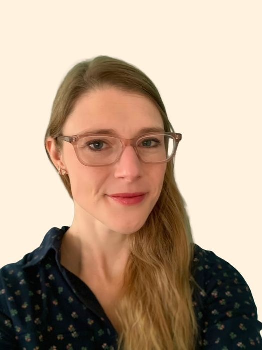 Emma Jay, Therapist