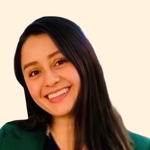 Elizabeth Bernal, Therapist