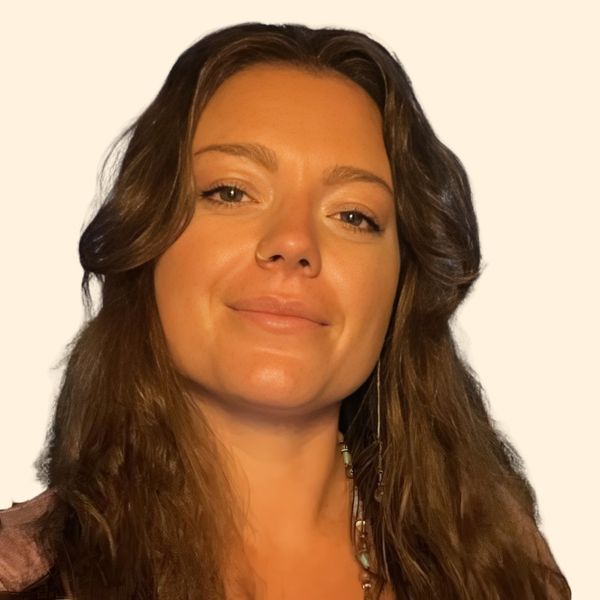 Shelby Jutras, Therapist