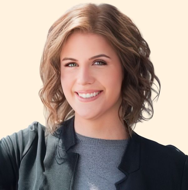 Mallory Hanson, Therapist