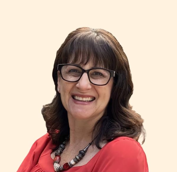 Lisa Sobhian, Therapist