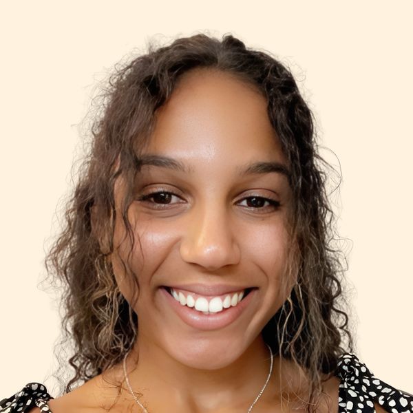 Leah Dents, Therapist