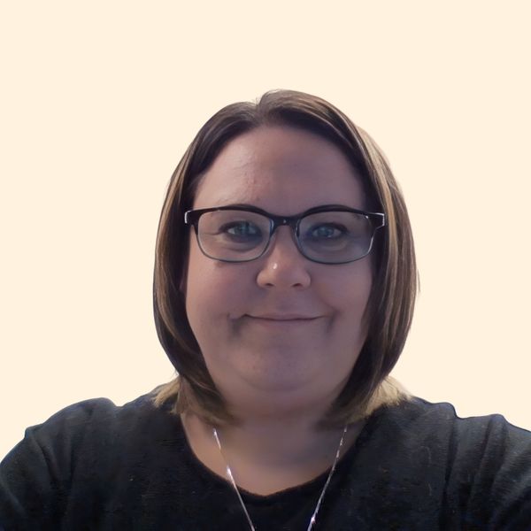 Lyndsey Witmer, Therapist