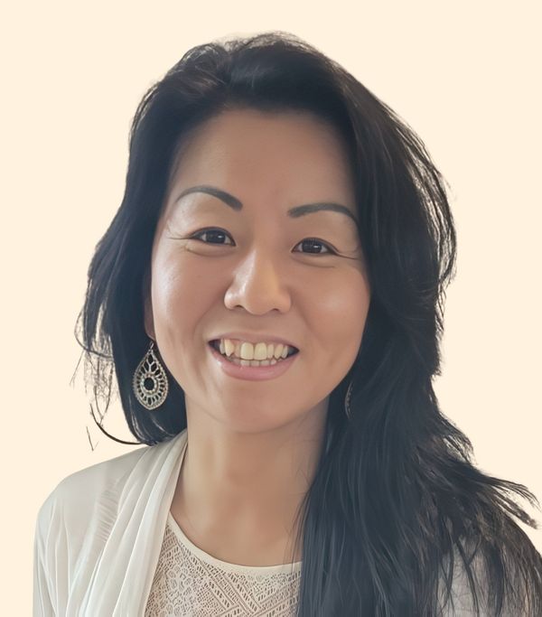 Debra Larocchia, Therapist