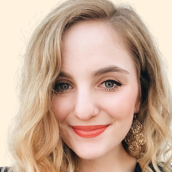 Casey Sponring, Therapist