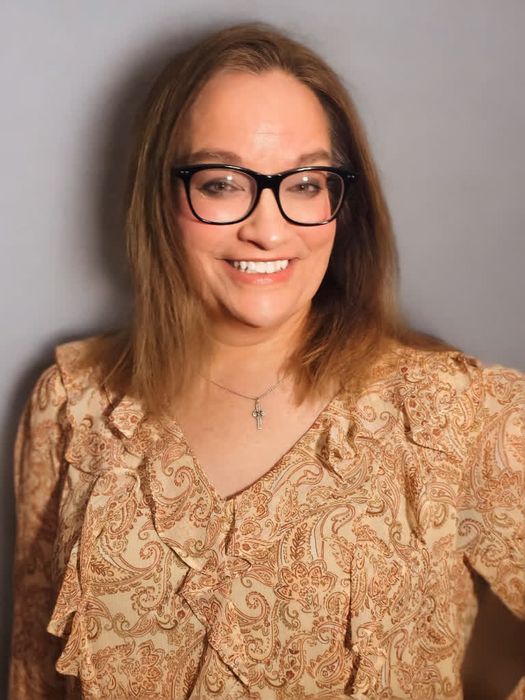 Carrie Becker, Therapist