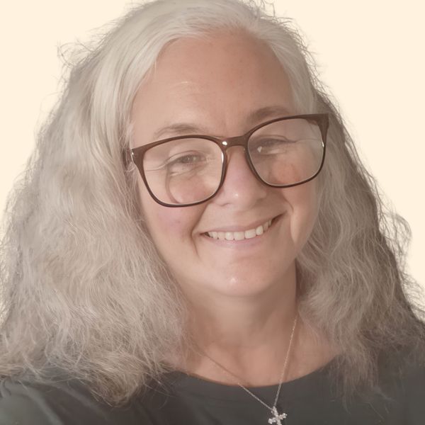 Tammy Davis, Therapist