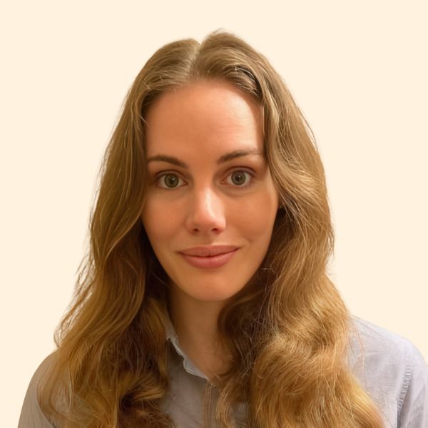 Eliza Flynn, Therapist