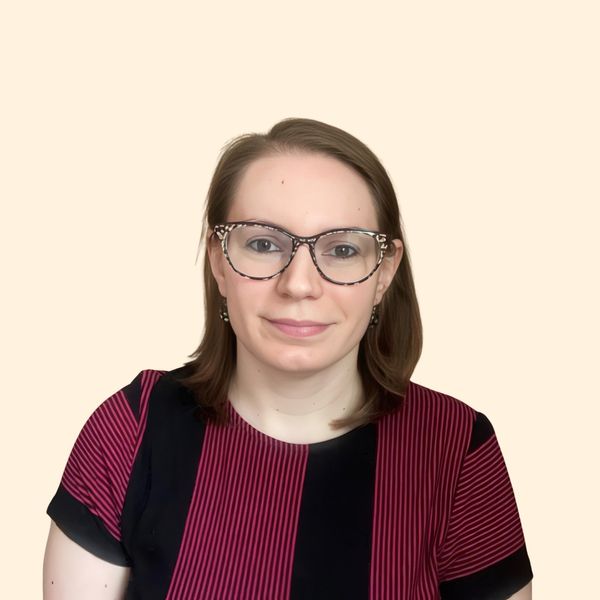 Kelly Arendacs, Therapist