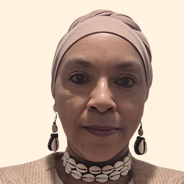 Linda Sykes, Therapist