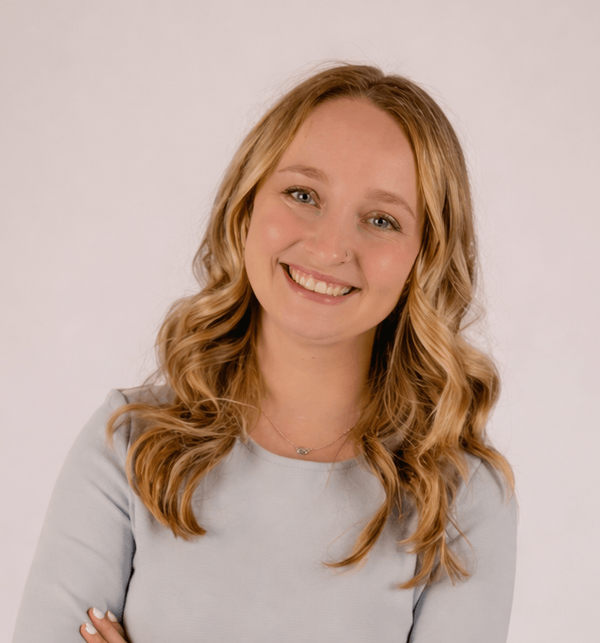 Alexandria O'Hare, Therapist