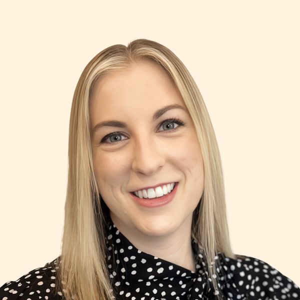 Hannah Hansen, Therapist