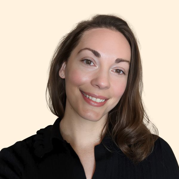 Stephanie Curry, Therapist