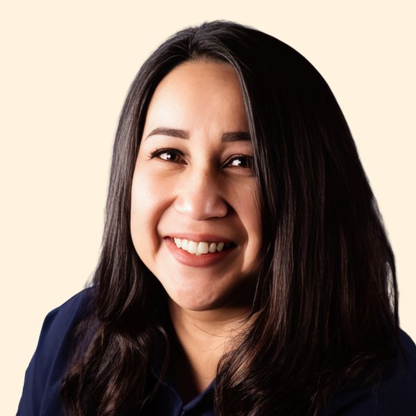 Luz Rodrigues, Therapist