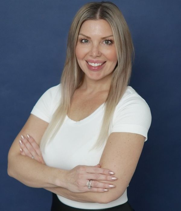 Britney Robles, Therapist