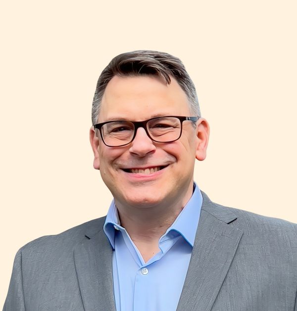 Steven Powers, Therapist