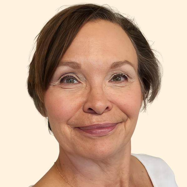 Stephanie Smith, Therapist