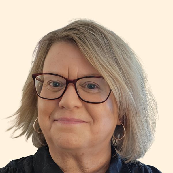 Donna Andrews, Therapist